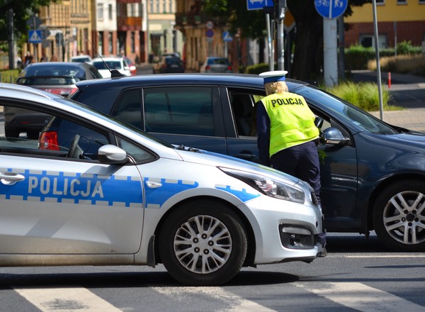 Policja próbowała wymusić mandat? Kamera uratowała kierowcę