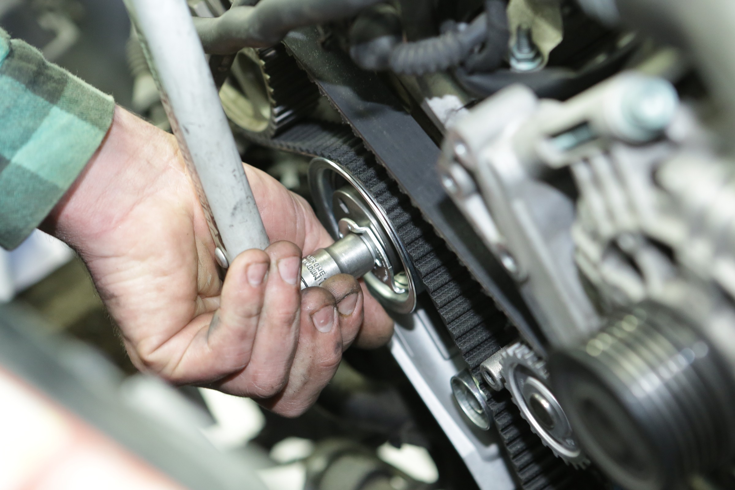 Jeżdżą tak, myśląc, iż oszczędzają. Ten styl jazdy prowadzi prosto do mechanika