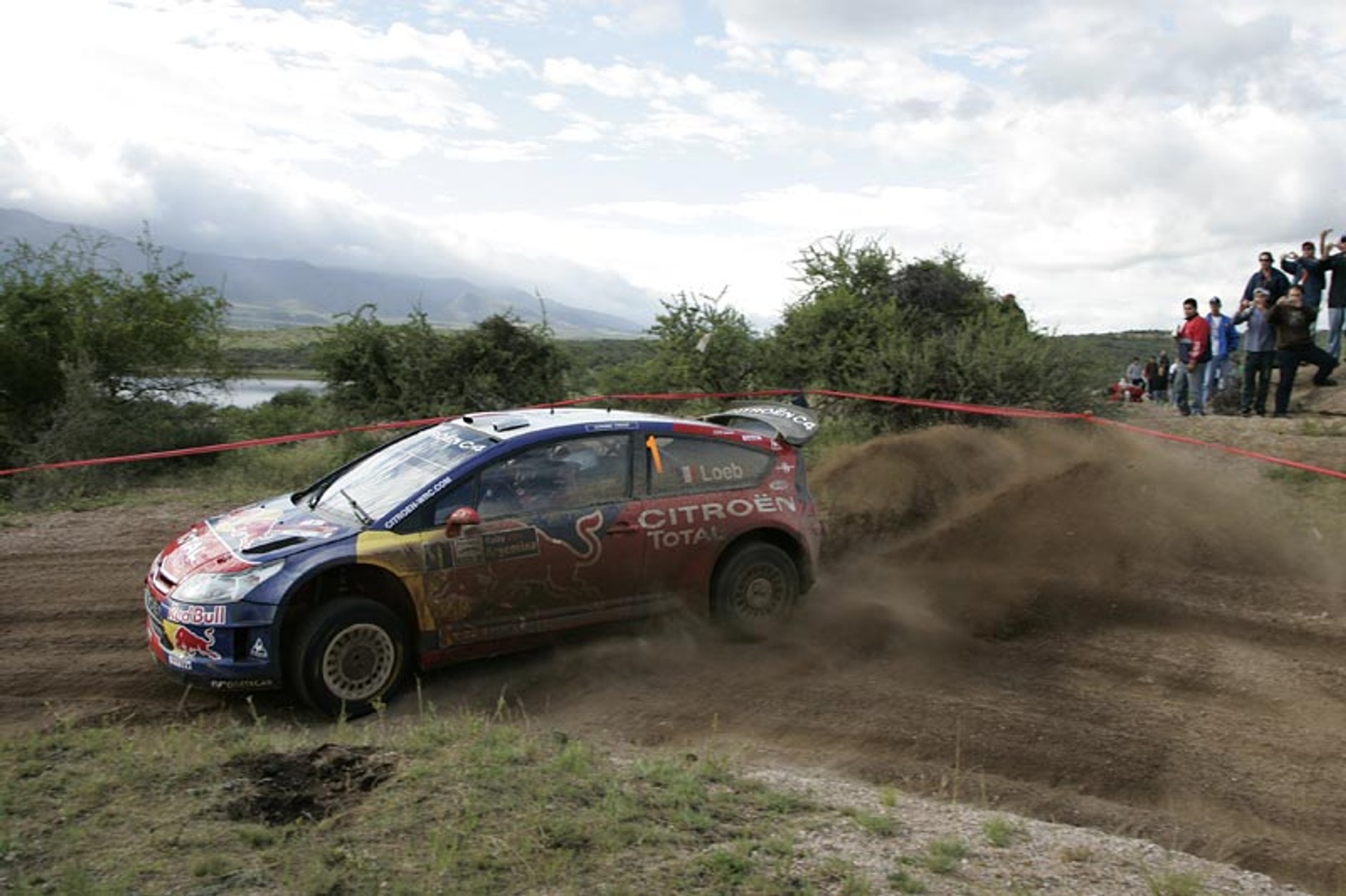 Rajd Argentyny 2008: Loeb zdecydowanym liderem (I. etap)