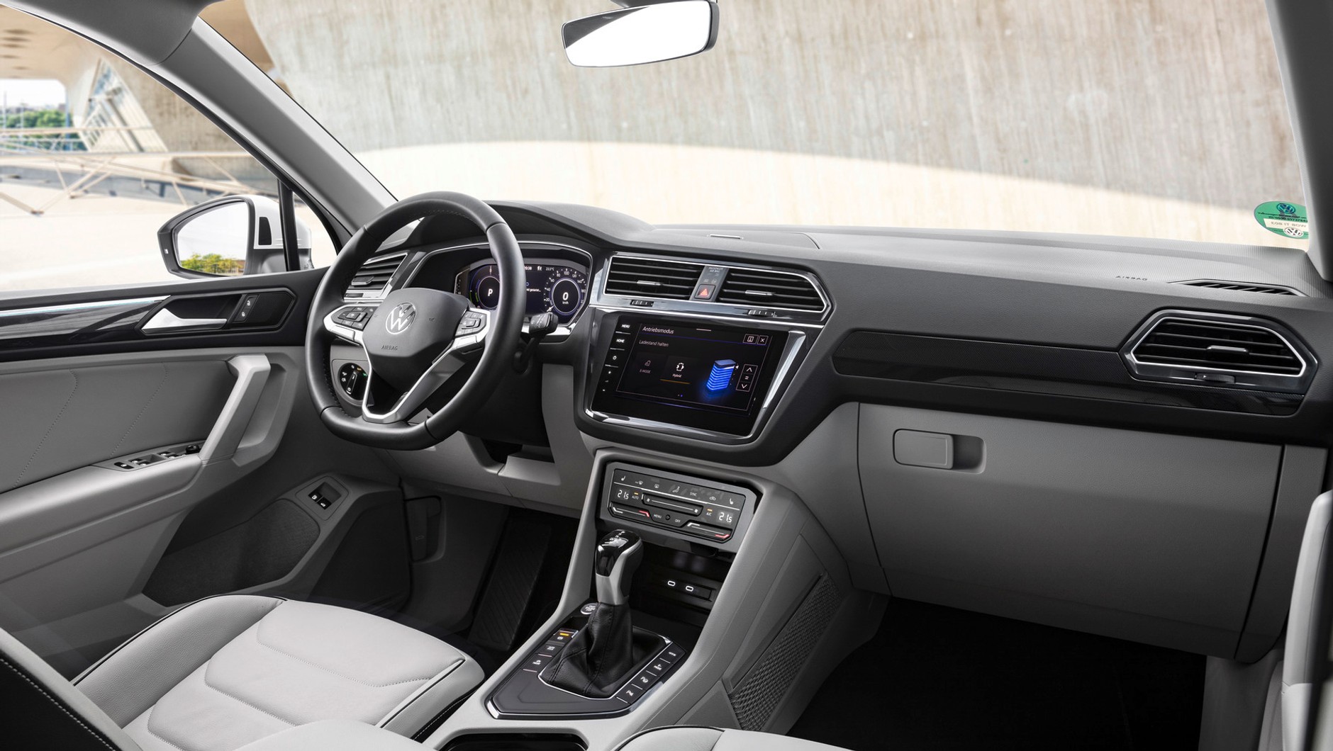 ID.4 i Tiguan eHybrid – dwa warianty zelektryfikowanego SUV-a