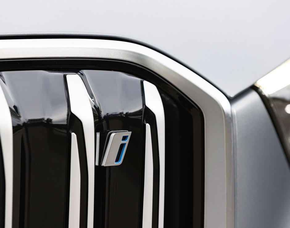 BMW iX1