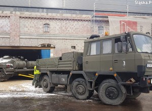 Transport czołgu do muzeum przy kopalni Wujek