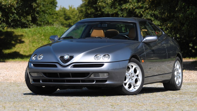 Alfa Romeo GTV 2.0 Turbo - Radość z jazdy dla dwojga