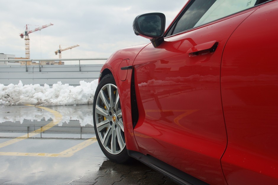 Porsche Taycan GTS