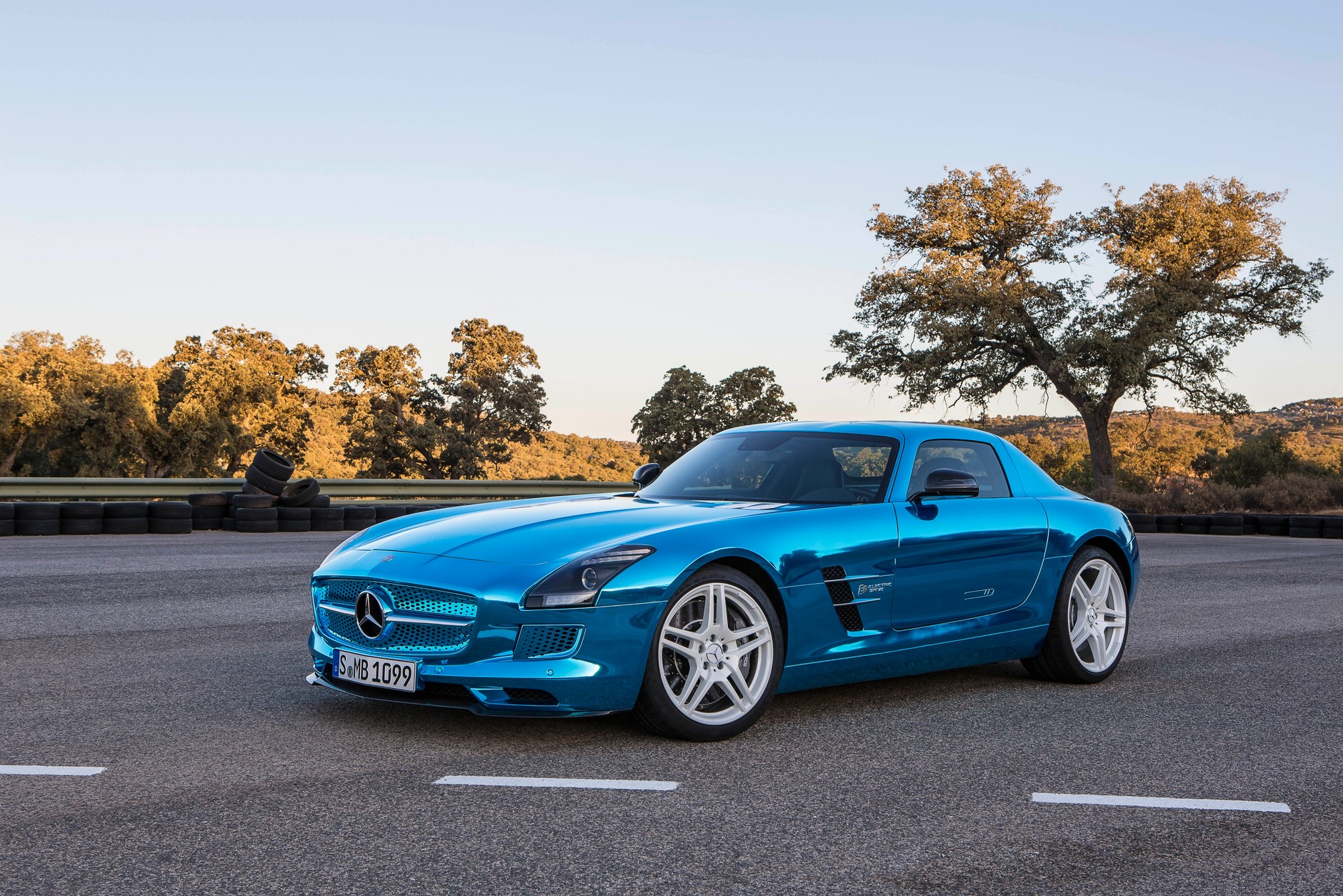 Genewa 2013: Mercedes SLS AMG pod napięciem