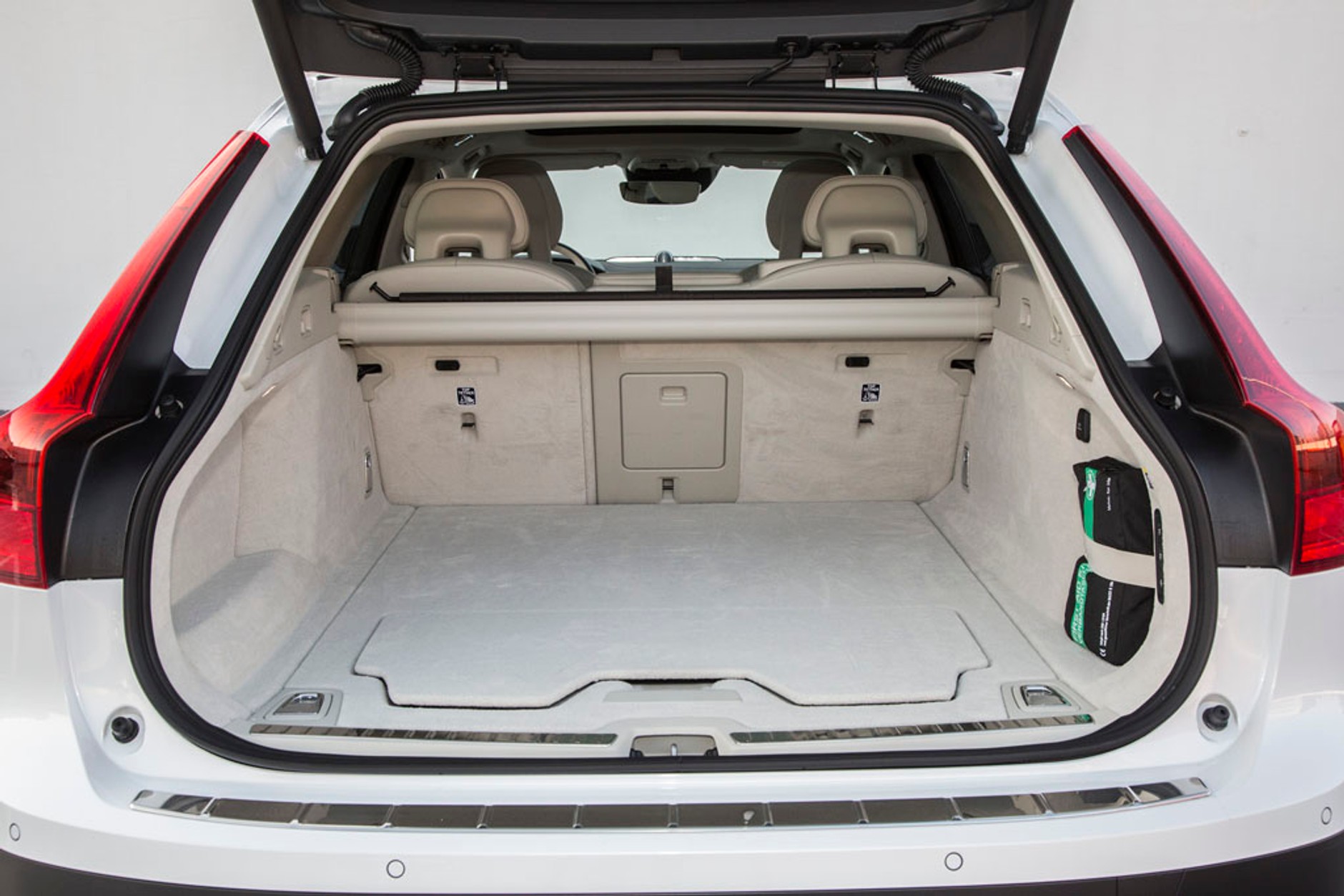 Volvo V90 Cross Country T6 - kombi krajoznawcze