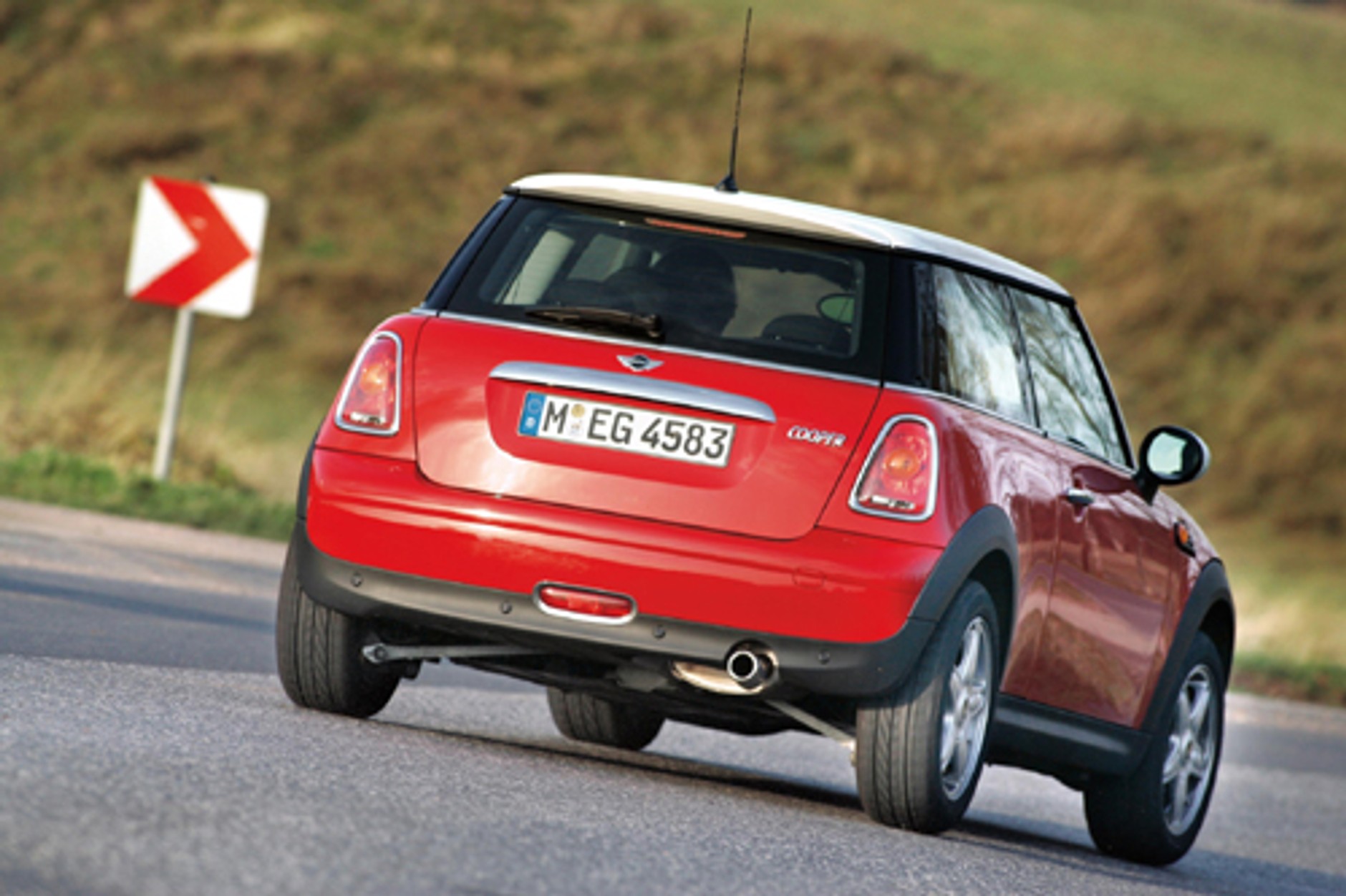 Mini Cooper, Citroen C2, VW Polo, Peugeot 207, Suzuki Swift - Czy nowe Mini przeskoczy wszystkich?