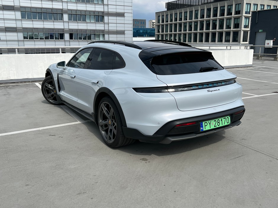 Porsche Taycan 4 Cross Turismo 2023