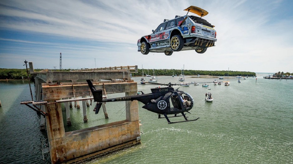 Gymkhana 2022 z Travisem Pastraną i starym Subaru