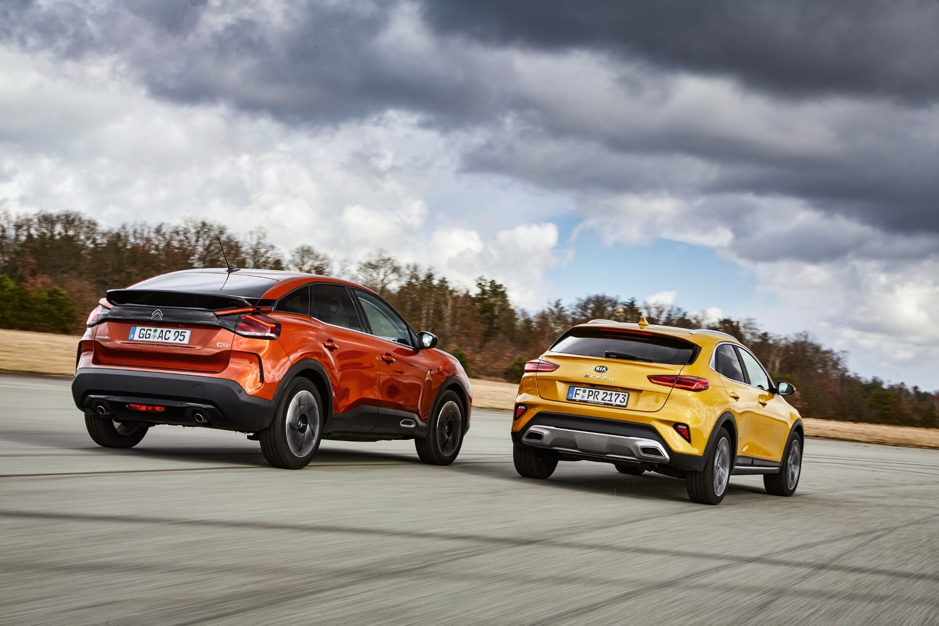 Nowy Citroen C4 kontra Kia XCeed - kompakty czy jednak SUV-y?