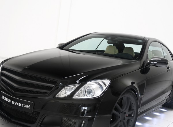 Genewa 2010: Brabus E V12 Coupe osiąga 370 km/h