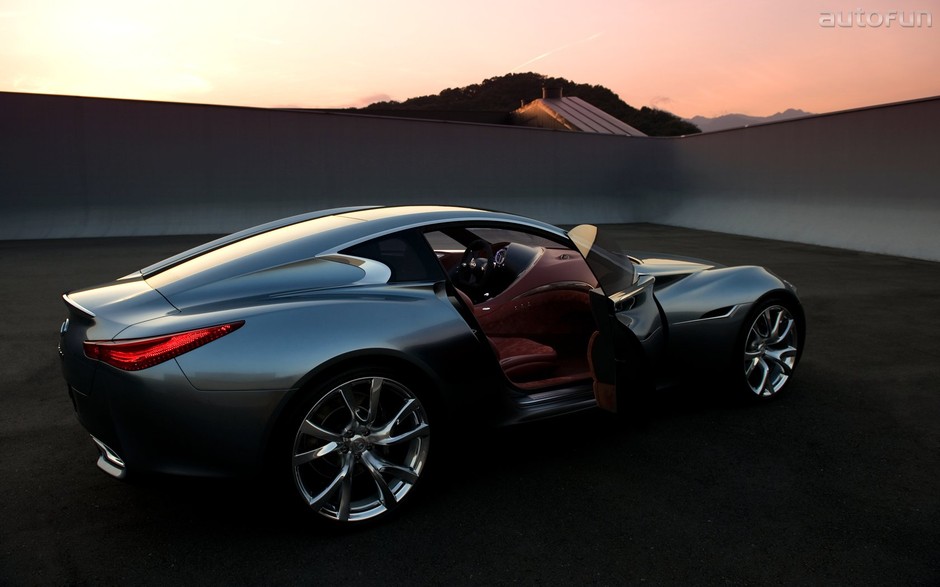 Infiniti Essence
