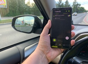 AutoMapa chce zastąpić radio CB – sprawdzamy, co potrafi w trasie