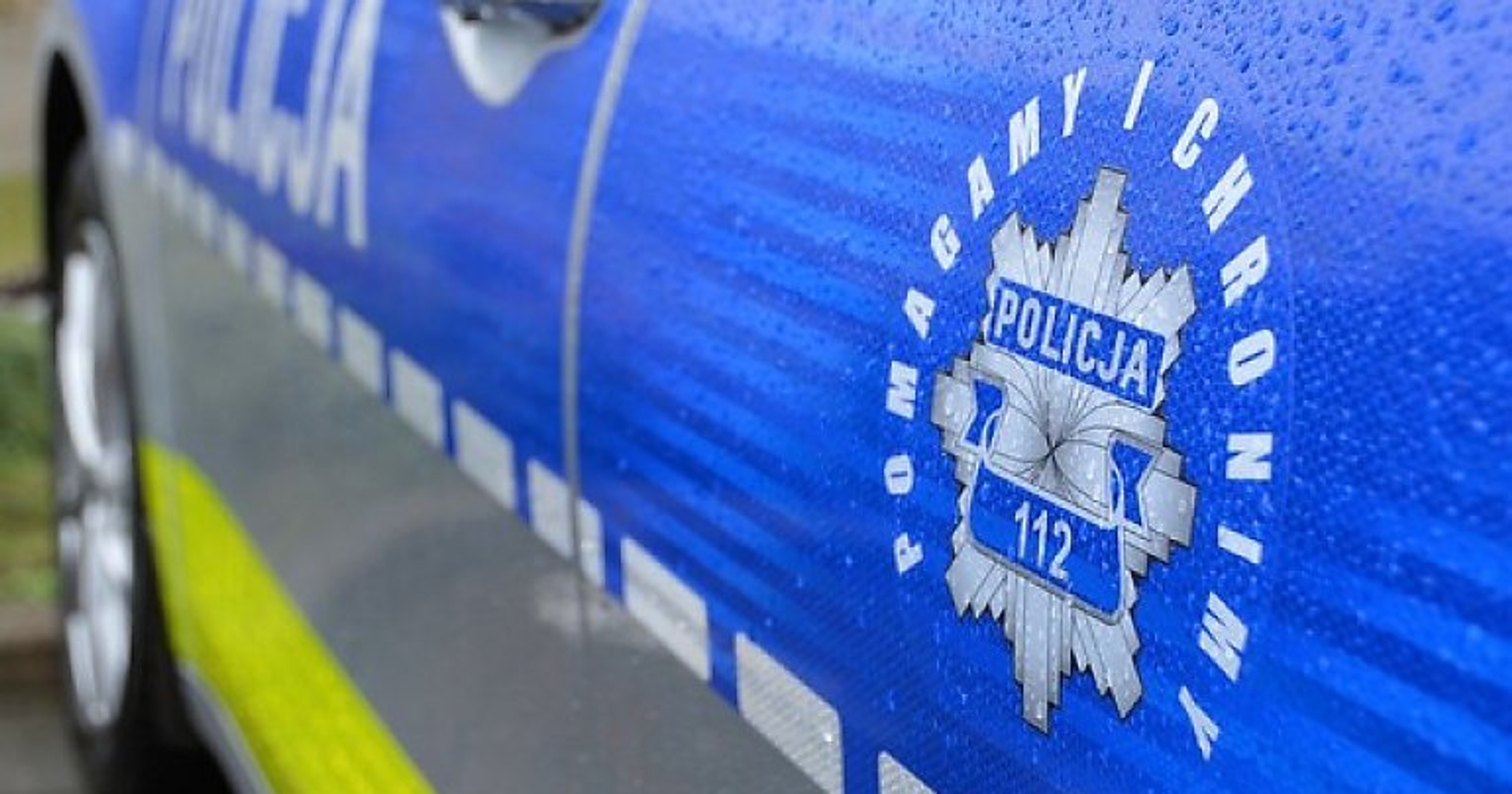 Policjant po służbie zauważył niebezpiecznie manewry. Zatrzymał nietrzeźwego kierowcę Alfy