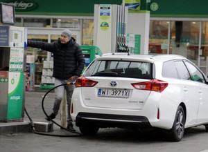 Zamontowałem gaz w swojej hybrydzie. Za przejechanie 100 km płacę tylko 21 zł