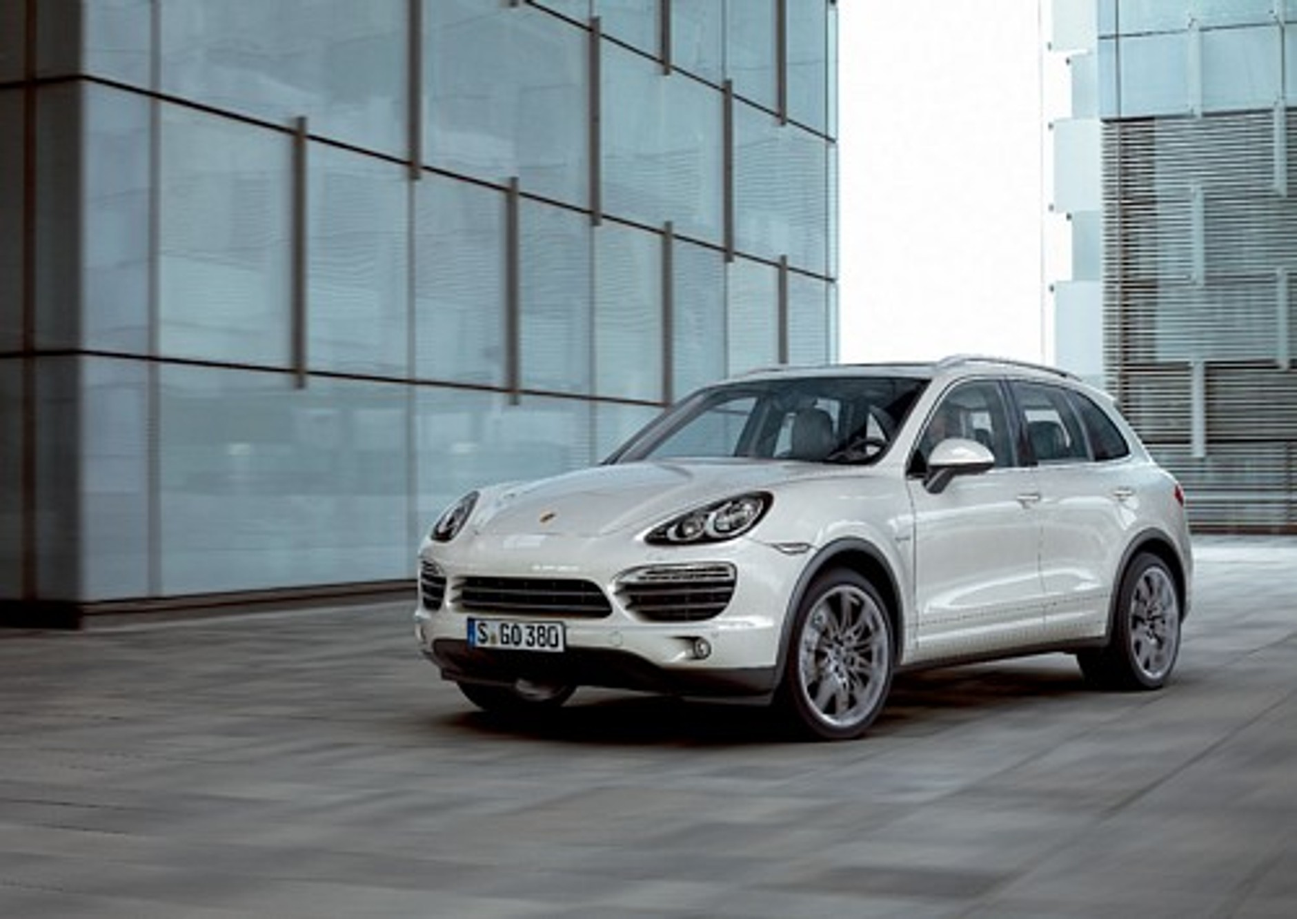 Porsche Cayenne II -  Kierunek: luksus