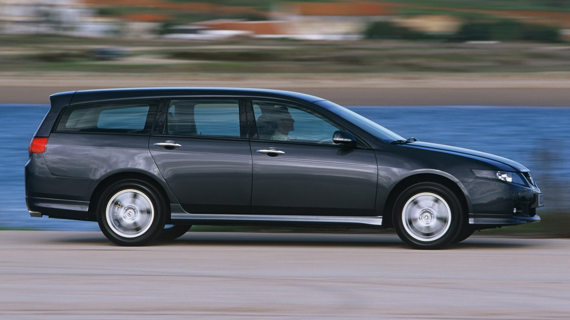 6. Honda Accord VII (2003-08) - od 15 000 zł