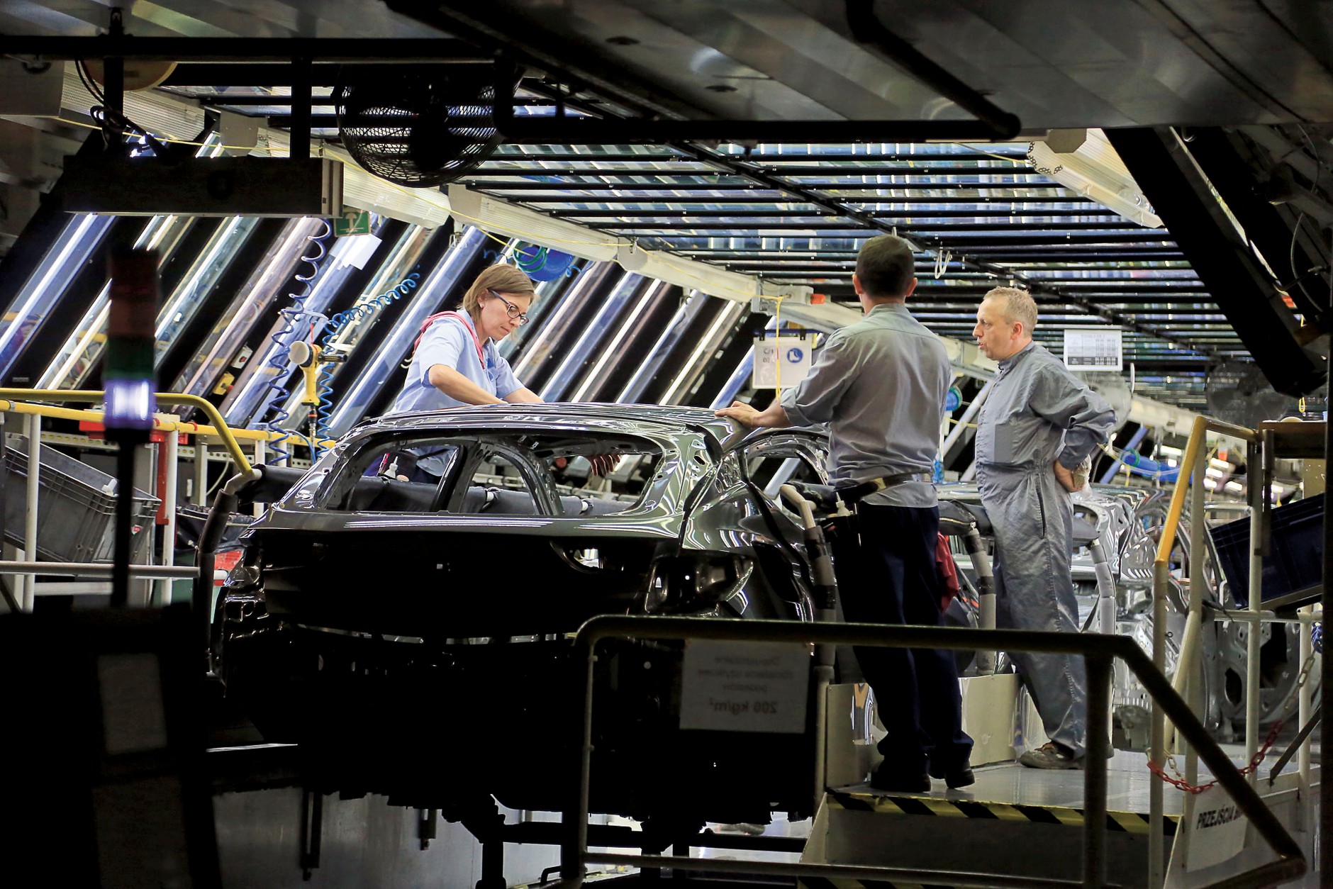 Fabryka Opla w Gliwicach: etapy produkcji Astry na wydziale lakierni