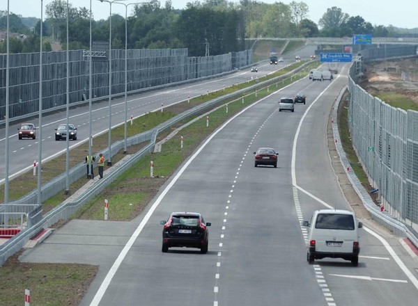 Lewy pas nie jest torem ani miejscem do pielgrzymek. Jak z niego korzystać?