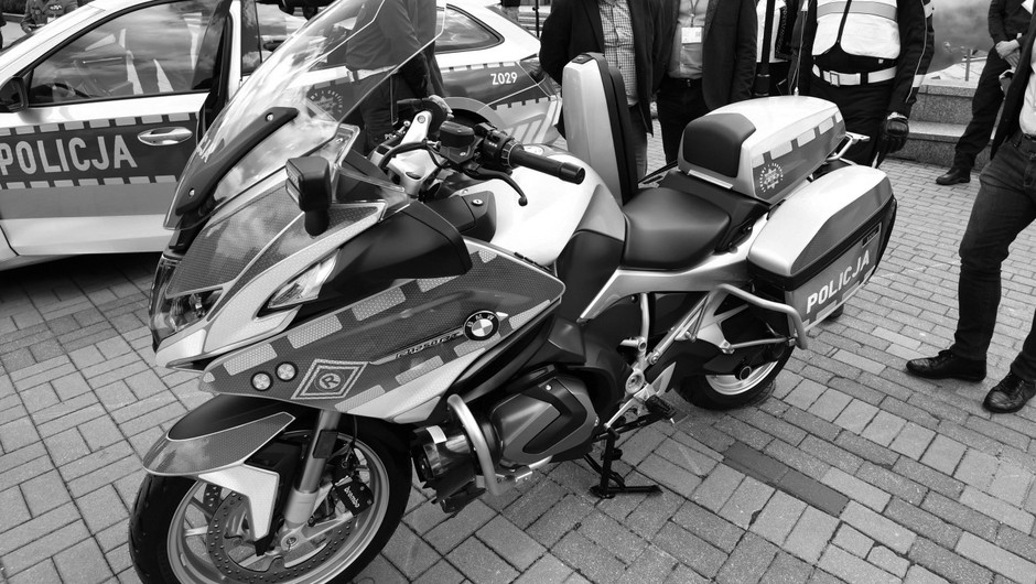 motocyk policyjnyl bw