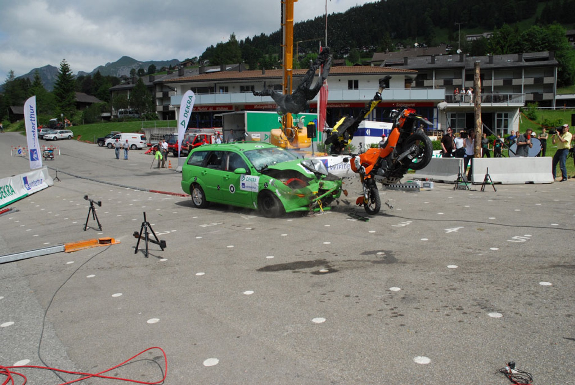 Crashtesty Dekry i Axa WinterThur: Rusz głową, zanim ją stracisz