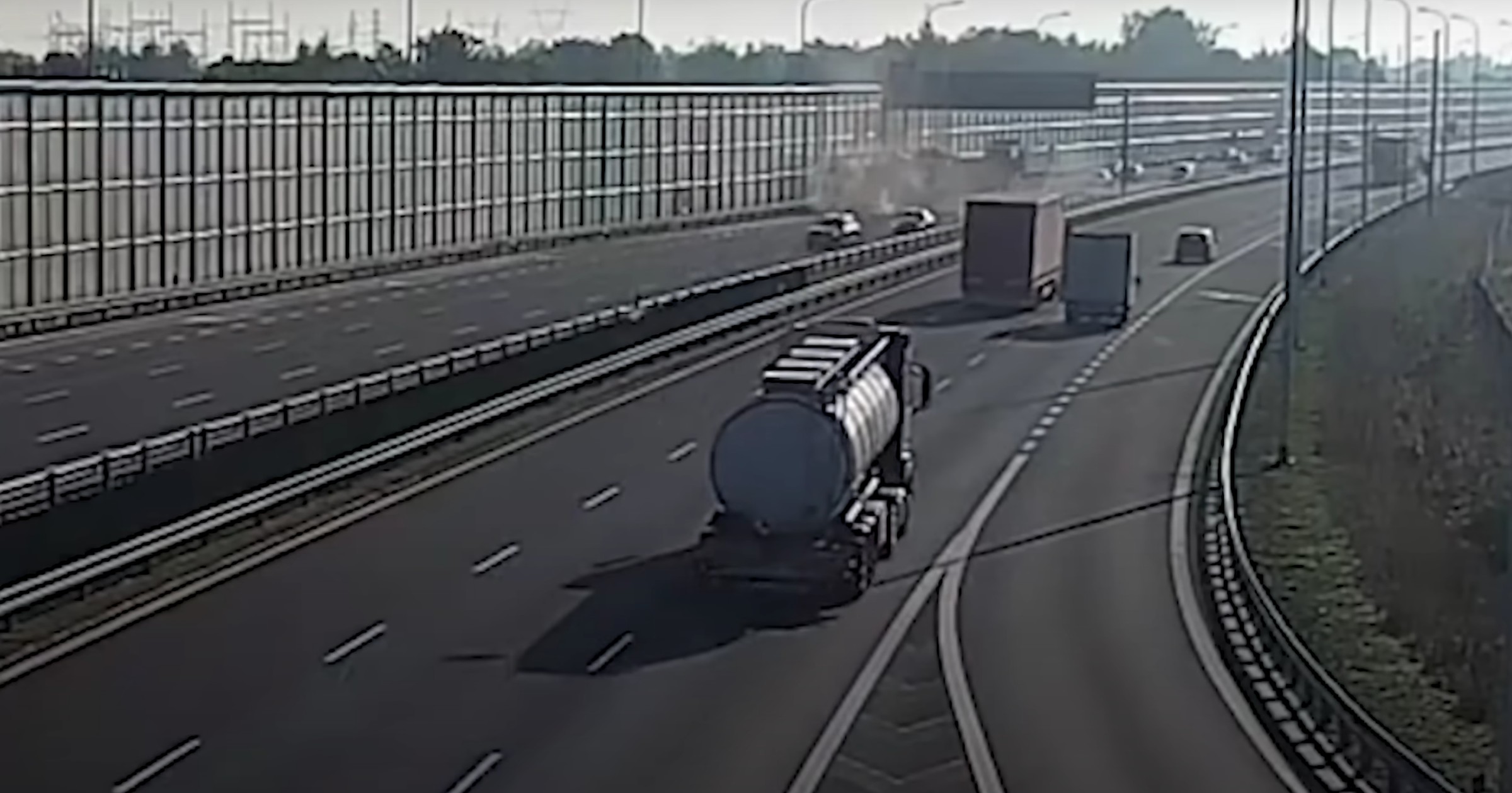 Zderzenie ciężarówek na trasie S12