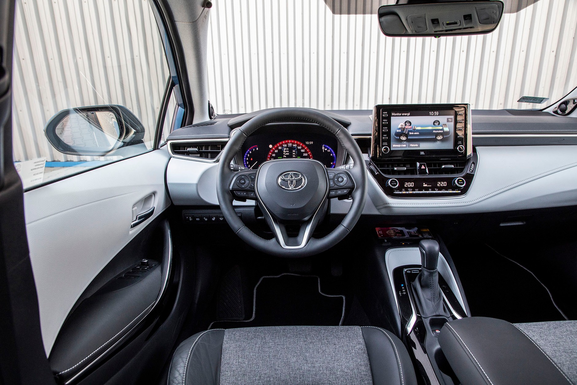 Oszczędzaj z fantazją - test Toyoty Corolla Touring Sports 2.0 Hybrid