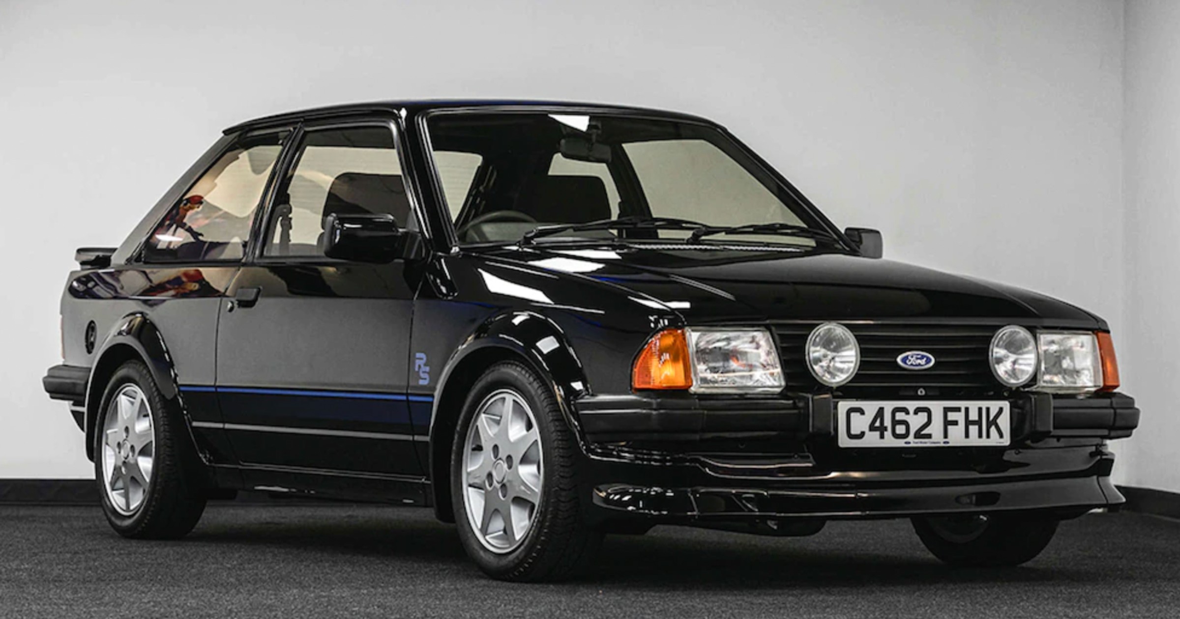 Ford Escort RS Turbo (1985) należący do Lady Diany 
