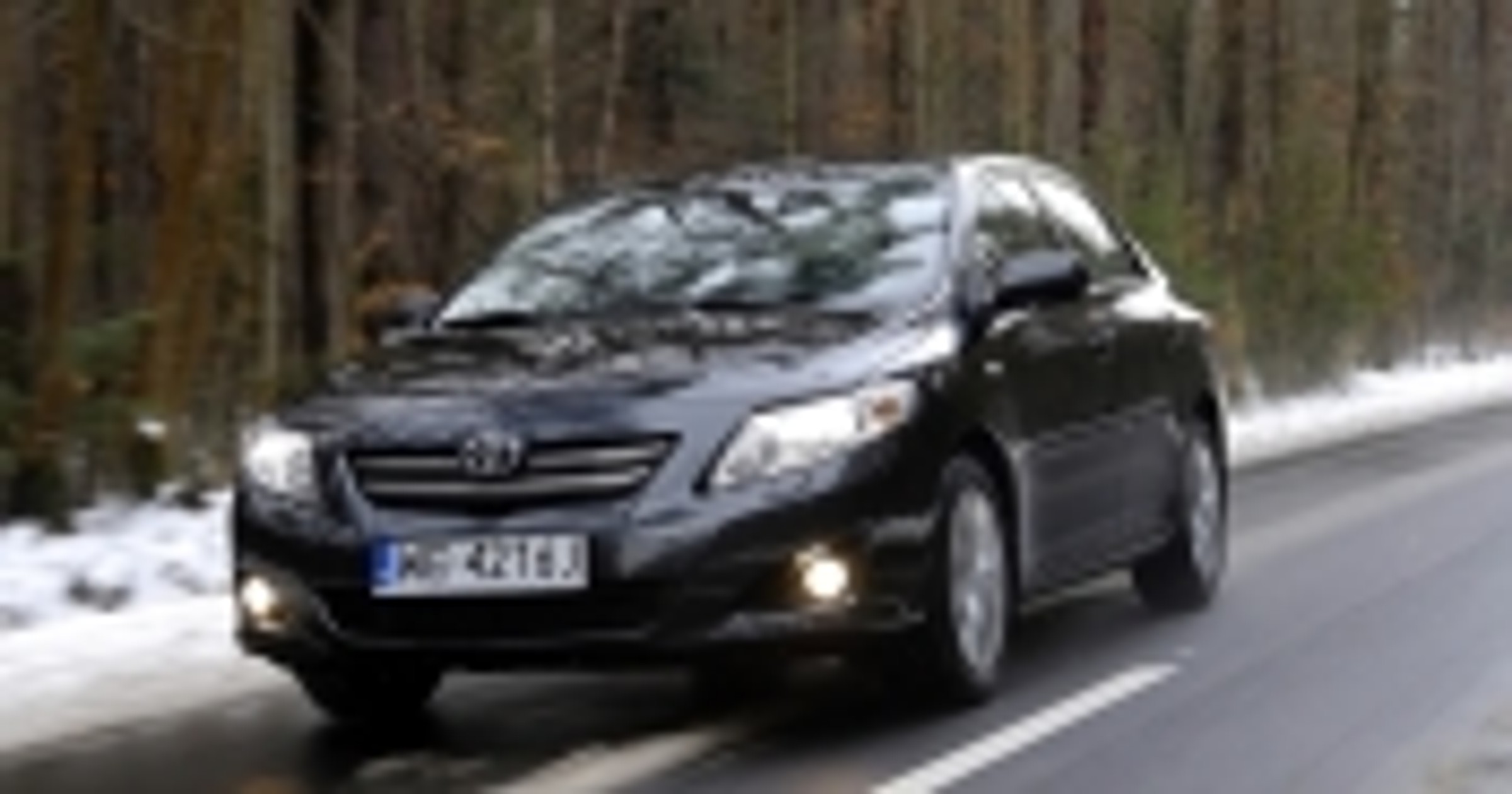 Dwa oblicza kompaktowej Toyoty
