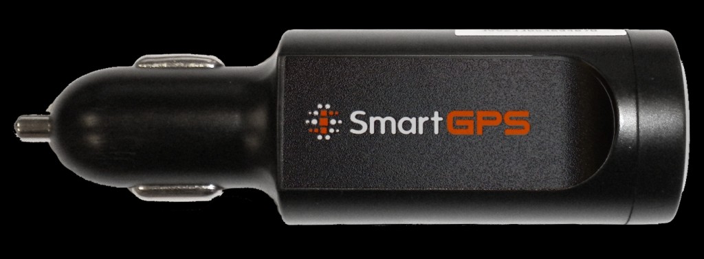 Wtyk SmartGPS do gniazda zapalniczki w samochodzie.