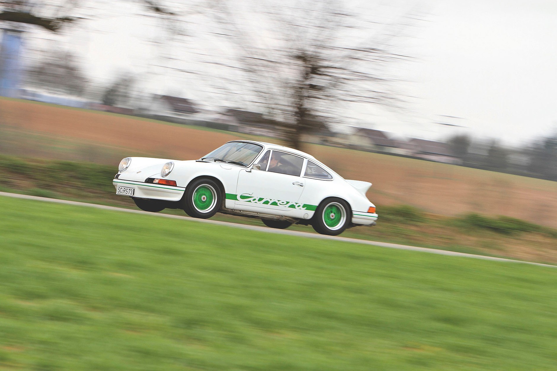 Porsche 911 Carrera RS 2.7 - ulubieniec ambitnych