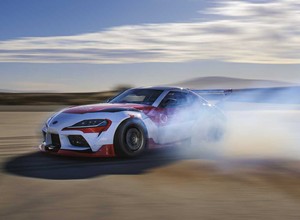 Samodzielnie driftująca Toyota GR Supra