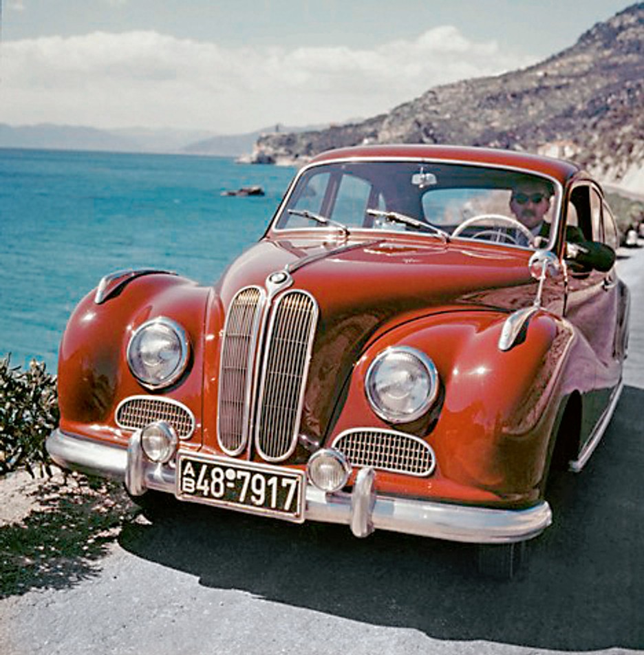 BMW ma 100 lat