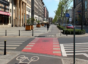 Przepisy zmieniane po cichu: seria pułapek na pieszych i rowerzystów