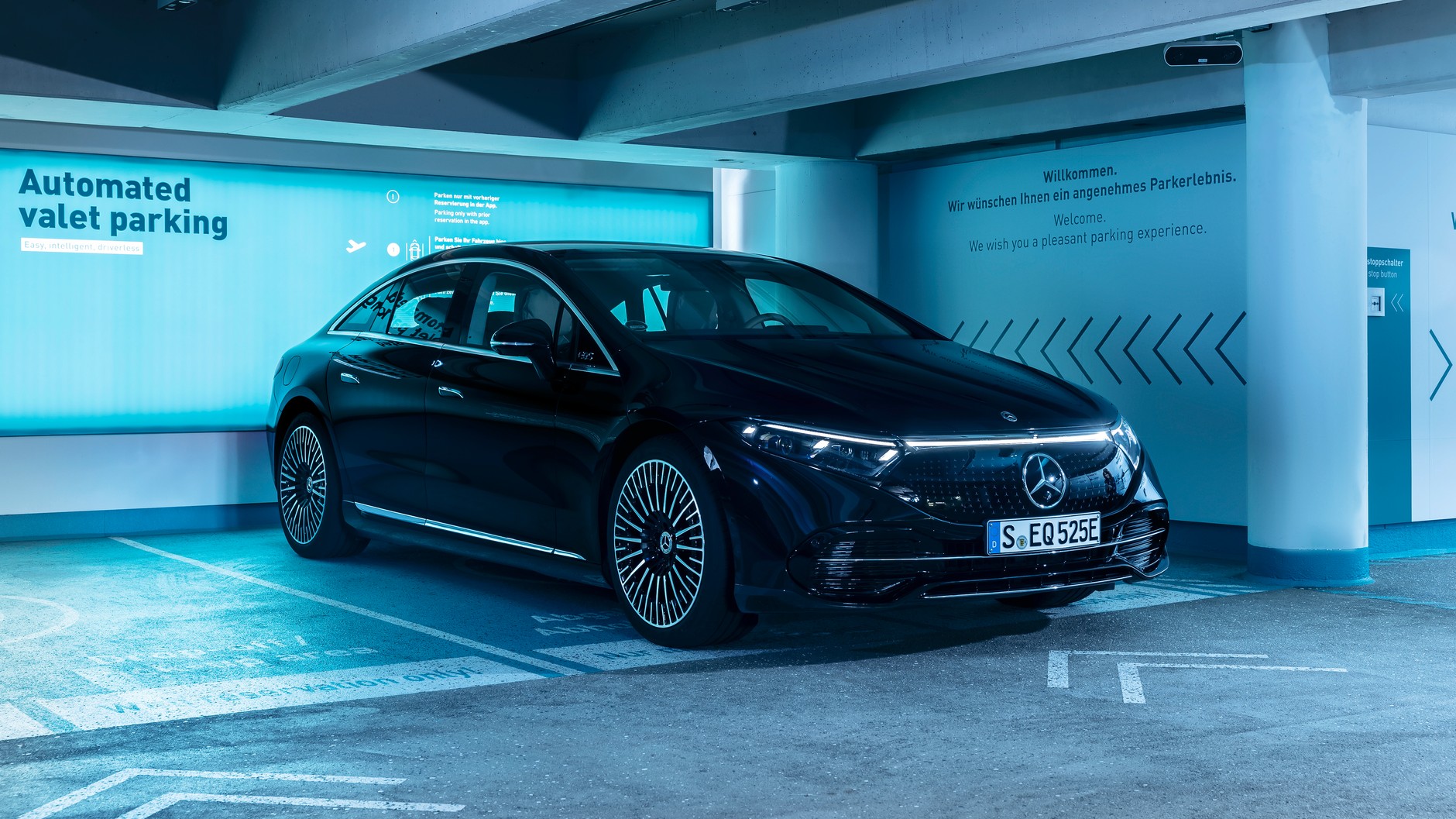 Mercedes-Benz INTELLIGENT PARK PILOT