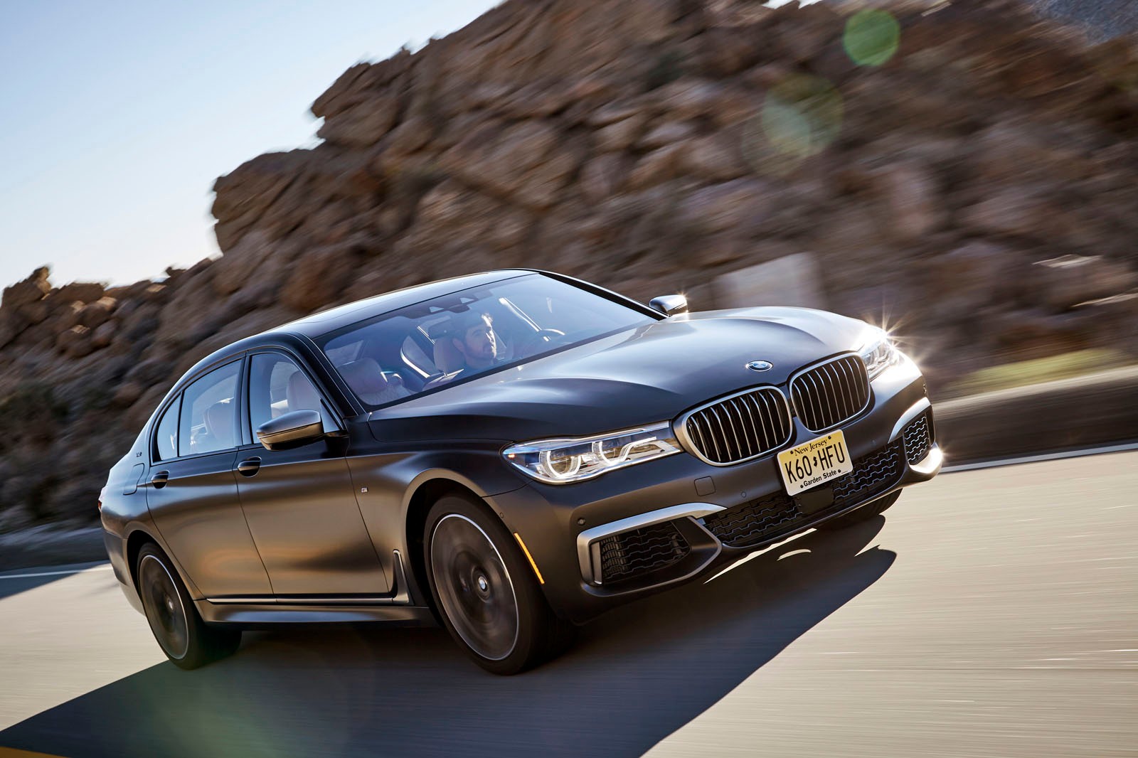BMW M760i xDrive – nowy początek V12
