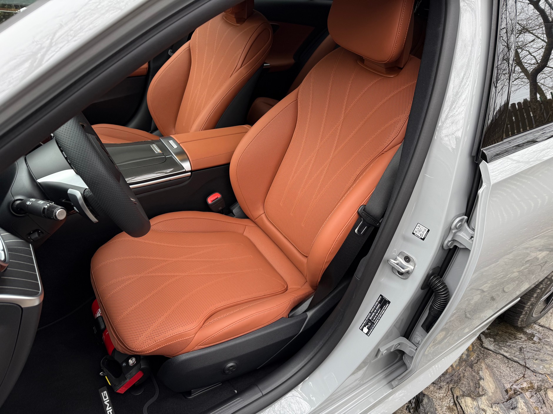 Mercedes C300 de: fotele obszyte opcjonalną skórą są wręcz znakomite