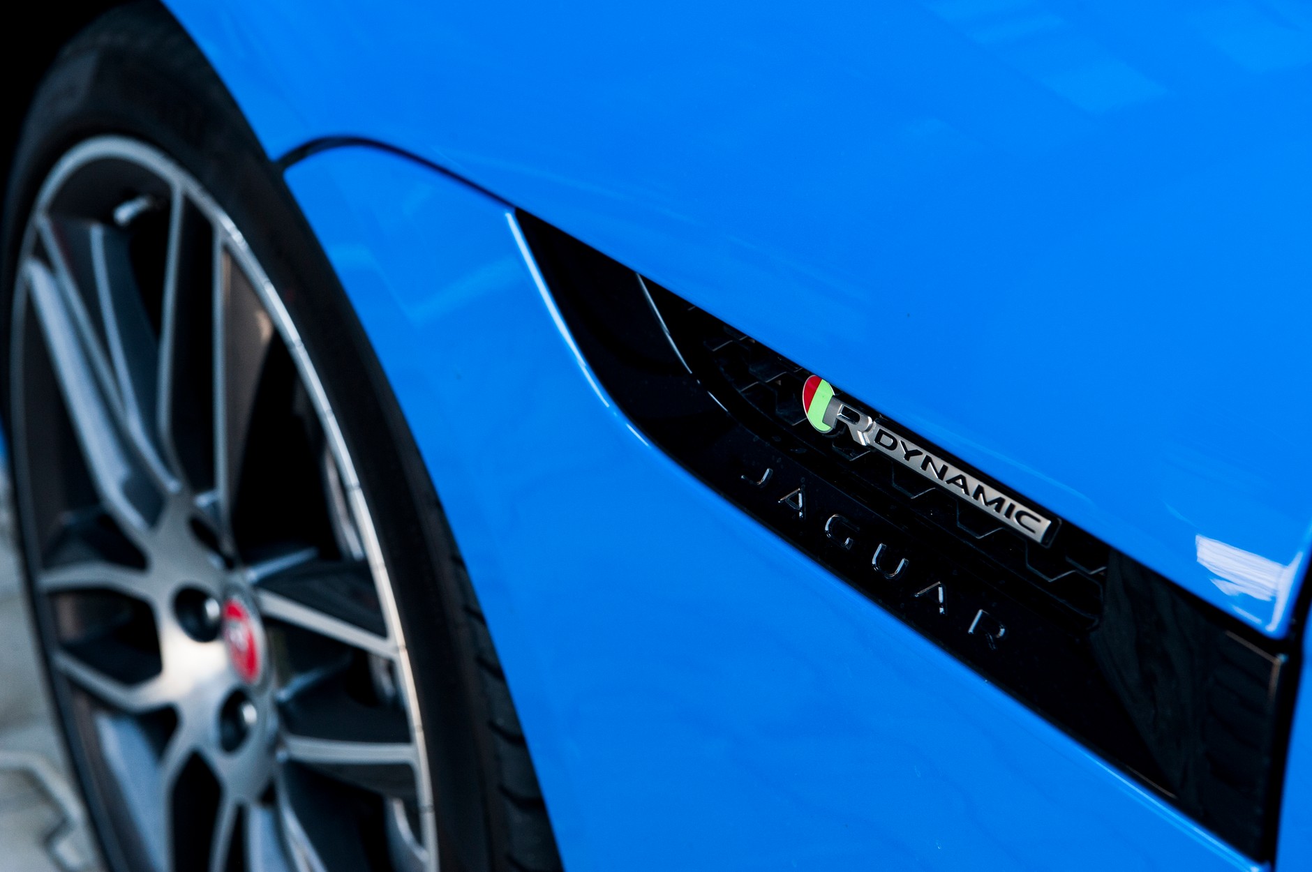 Jaguar F-Type i Porsche 718 Cayman