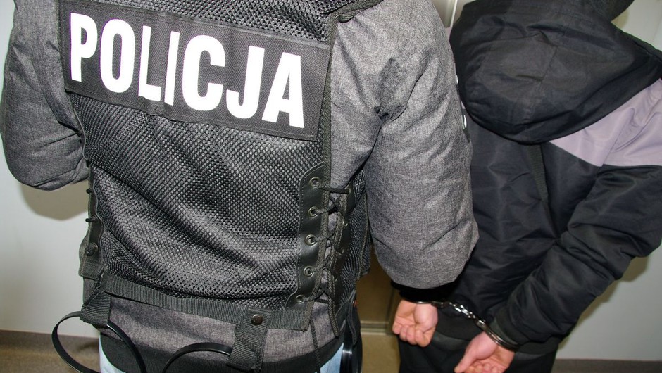 Nietrzeźwy kierowca zatrzymany przez policjanta po służbie