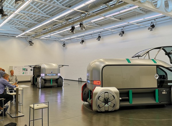 Kurier konsjerżem, czyli paczka od robota Renault EZ-PRO