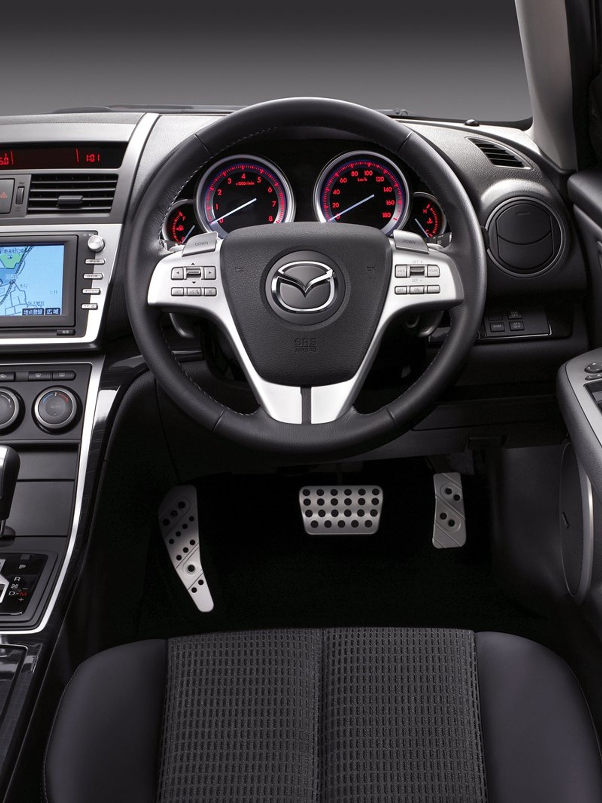 Tokio Motor Show 2007: Mazda Atenza – usportowiona szóstka dla rynku japońskiego