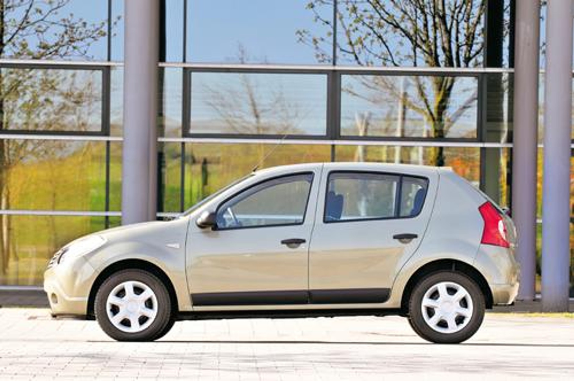 Dacia Sandero - Kompakt za 30 tys zł!