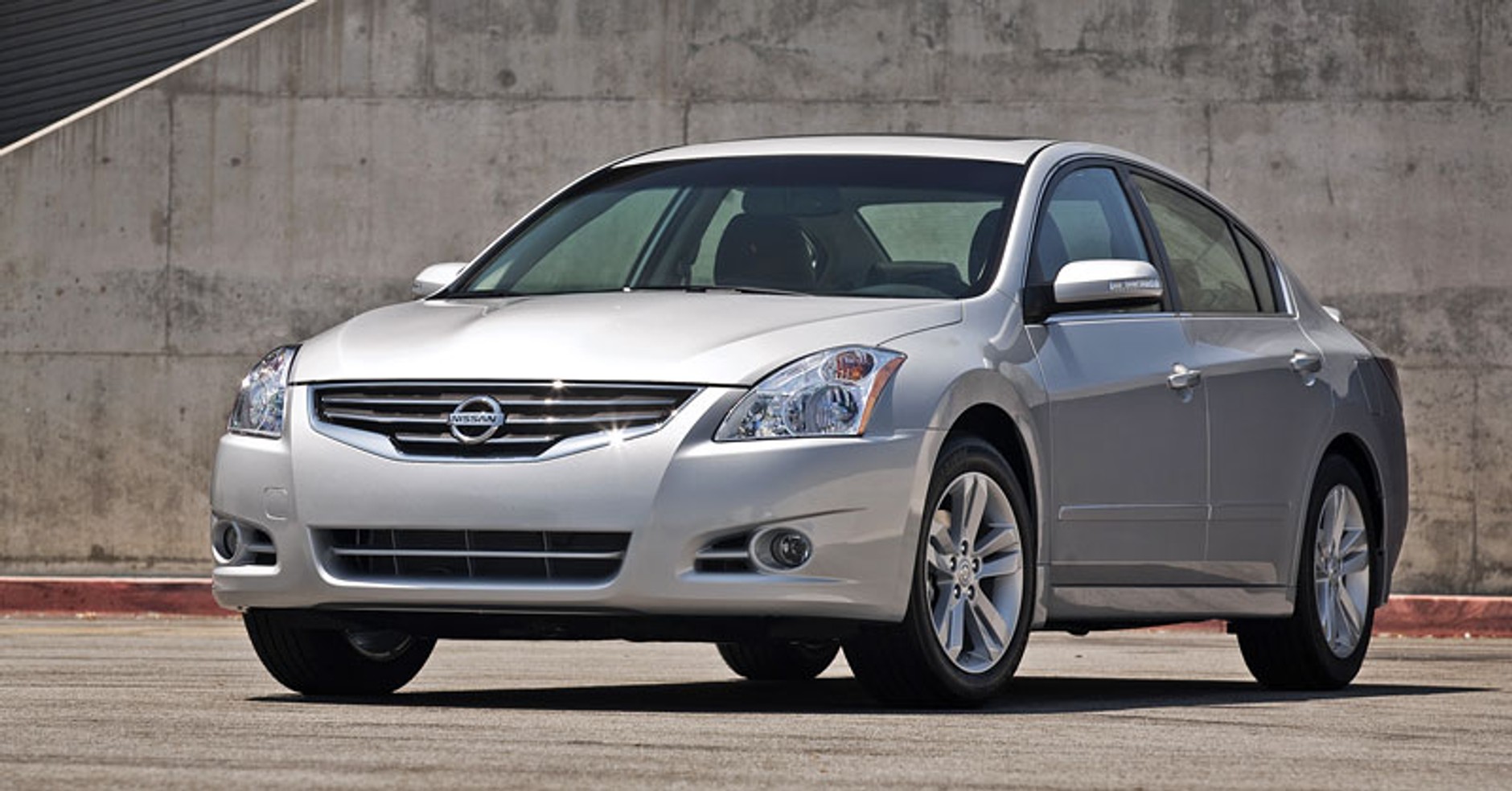 Nissan Altima 2010: amerykański facelifting na rok 2010