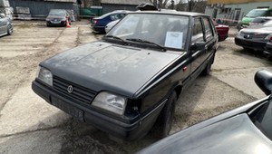 Warszawa zlicytowała porzucone samochody. Rekordowy zysk, tylko dziewięć trafi na złom