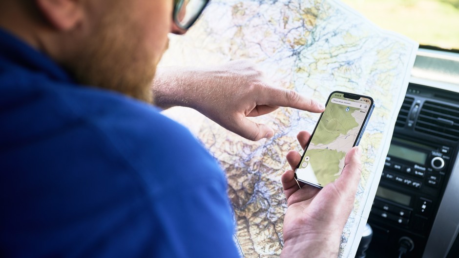 Papierowa mapa bywa bezpieczniejsza od map cyfrowych. W czasach elektronicznej wojny hybrydowej nawigacji GPS nie zawsze można ufać.