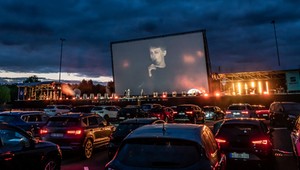 Kino samochodowe znowu stanie się popularne? Seanse pod chmurką także w Polsce