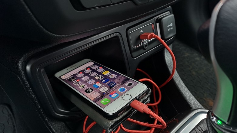 Tradycyjne ładowanie kablem USB