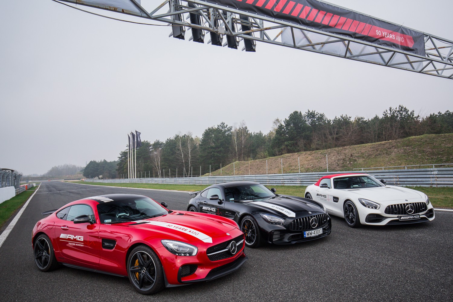 Pokaz mocy i prezentacja nowości – rozpoczęcie nowego sezonu AMG Driving Academy