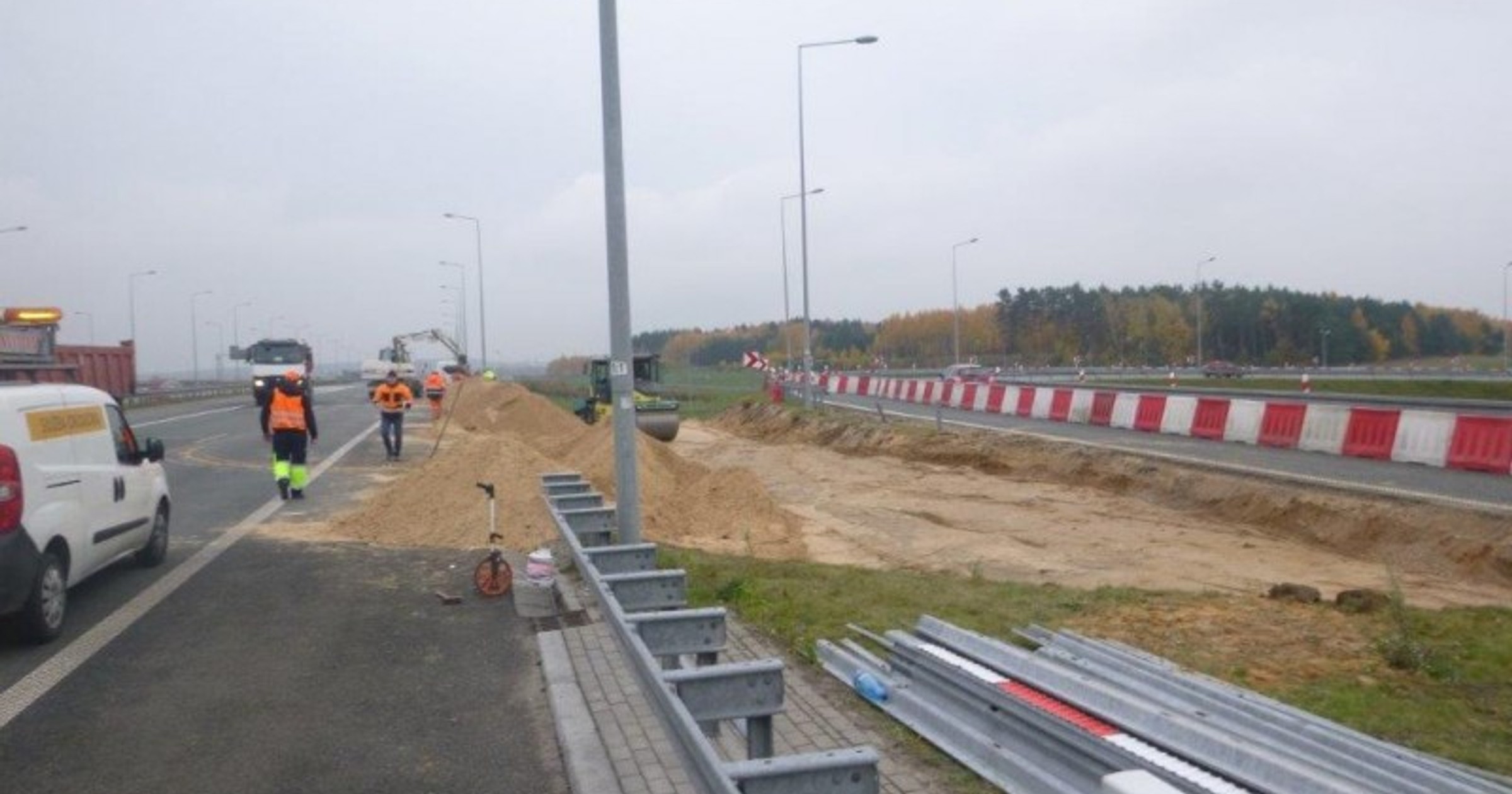 Uwaga: Popękał wiadukt na węźle autostrady A1 pod Łodzią. Od dziś nowa organizacja ruchu