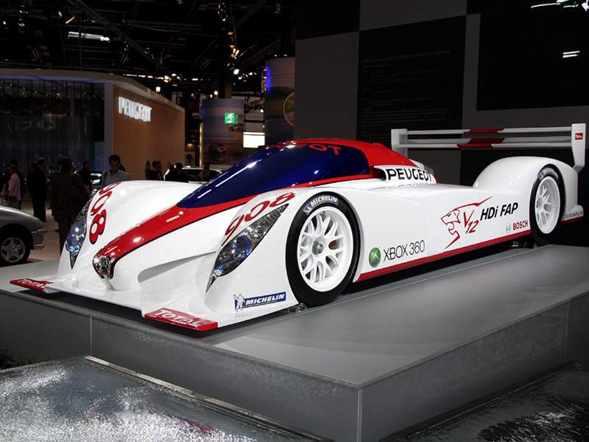 Paryż na żywo: Peugeot 908 V12 HDi DPFS